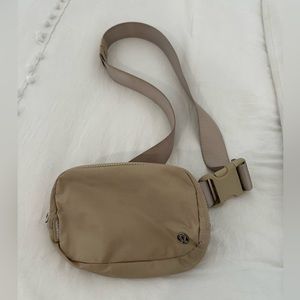Lululemon Everywhere Belt Bag Extended Strap Beige/Tan